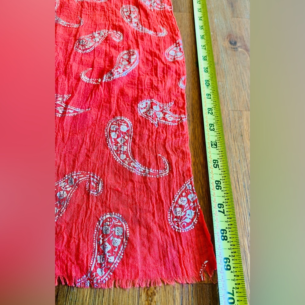 Vibrant coral silver paisley patterned Scarf shawl - Picture 3 of 6